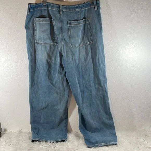 Universal Thread Women’s Relaxed Straight Leg Denim Jeans Size 18 - Picture 5 of 11